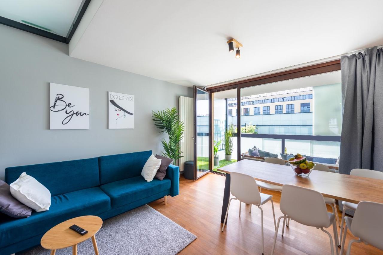 Apartment With Balcony And Parking Near The Prague Museum 외부 사진