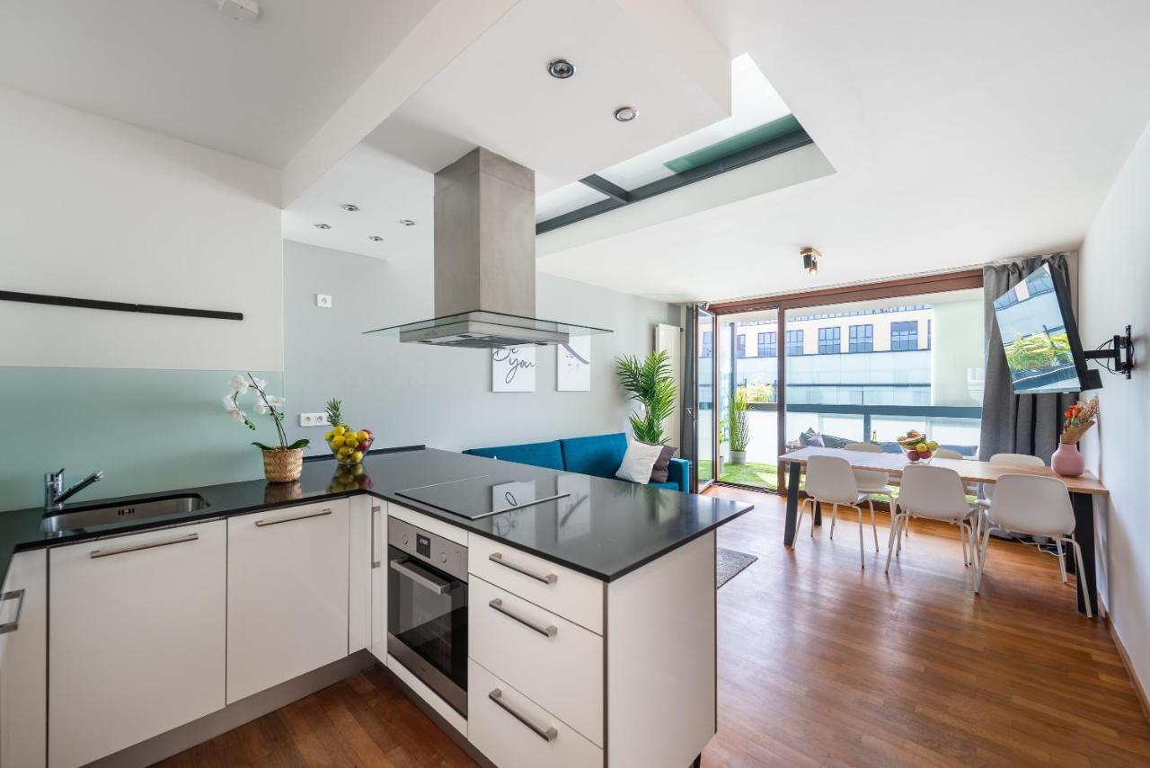 Apartment With Balcony And Parking Near The Prague Museum 외부 사진