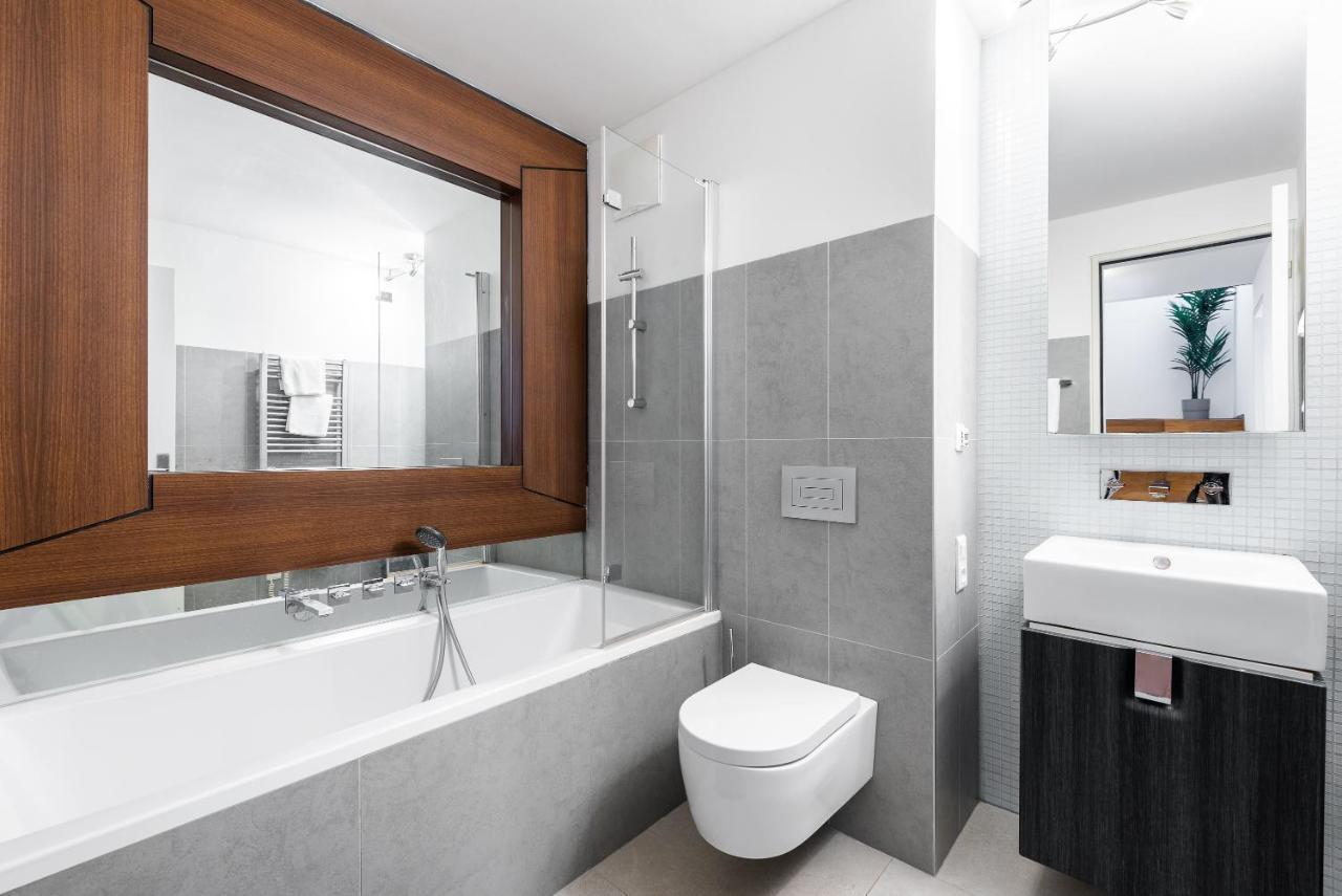 Apartment With Balcony And Parking Near The Prague Museum 외부 사진