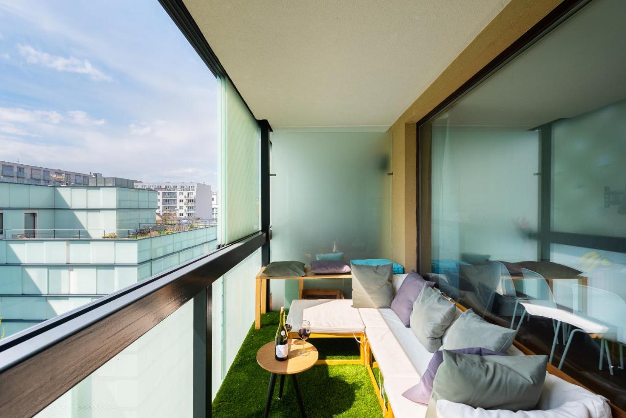 Apartment With Balcony And Parking Near The Prague Museum 외부 사진