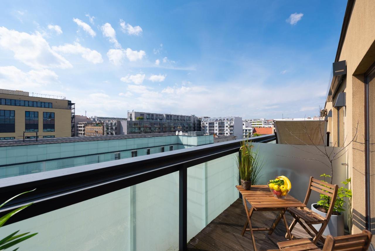 Apartment With Balcony And Parking Near The Prague Museum 외부 사진