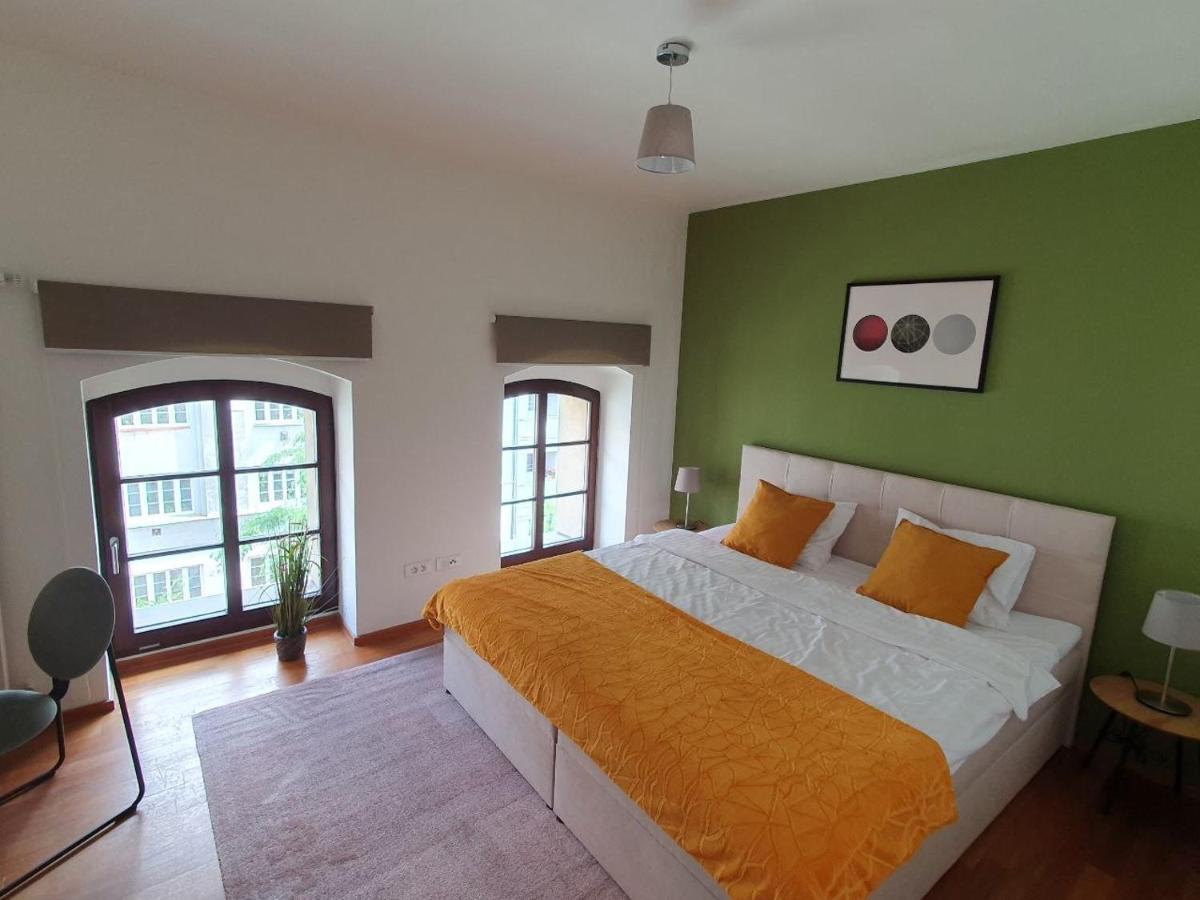 Apartment With Balcony And Parking Near The Prague Museum 외부 사진